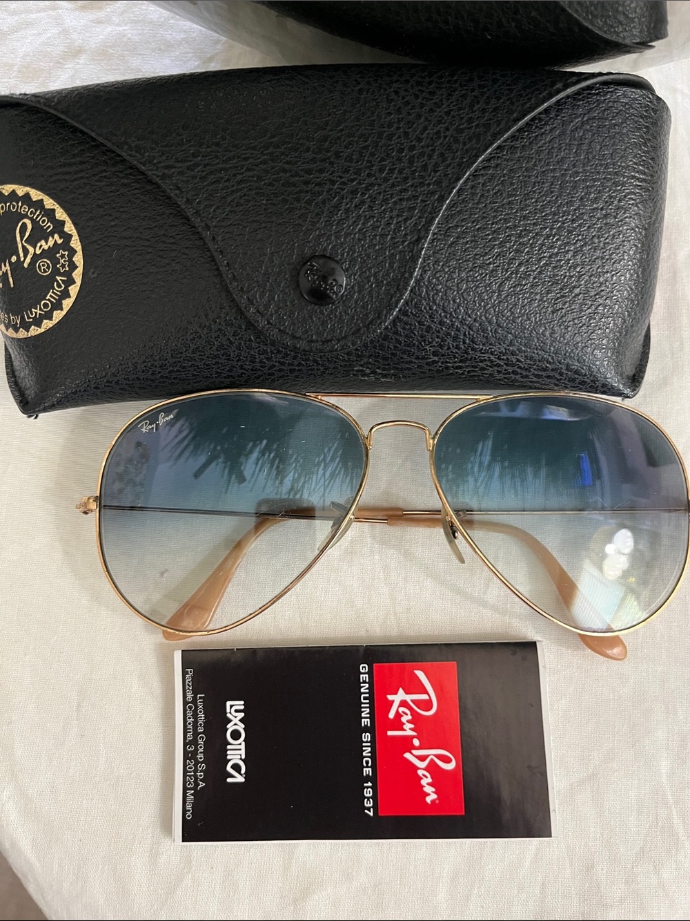 Ray-Ban Gold Frame Aviator Sunglasses